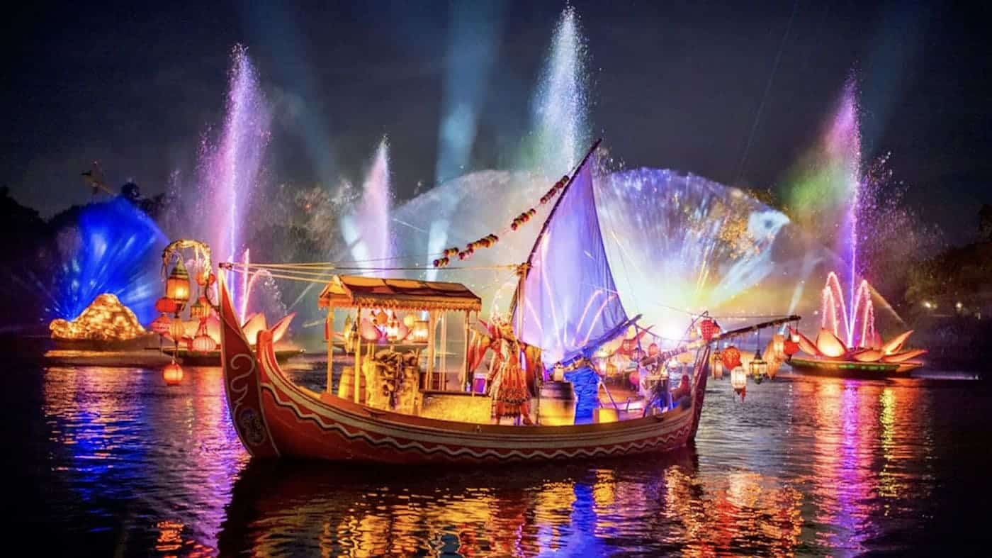 Show diễn thực cảnh trên sông The Grand Voyage diễn ra mỗi tối ở Mega Grand World sẽ đem đến cho du khách những trải nghiệm âm thanh, ánh sáng, cảm xúc khó quên.