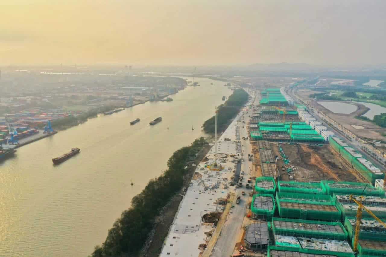 Hình ảnh tiến độ xây dựng dự án Vinhomes Royal Island vào tháng 03 năm 2024.