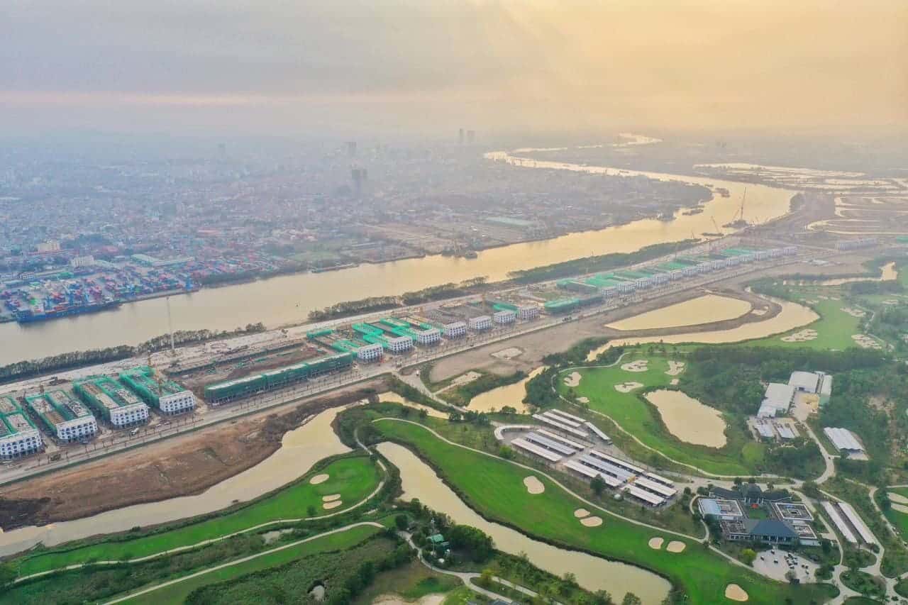 Tiến độ xây dựng dự án Vinhomes Royal Island vào tháng 03 năm 2024.